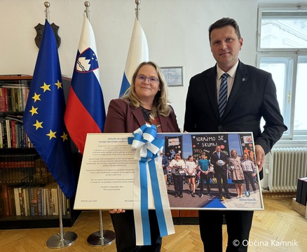 Podelitev zahvale ravnateljici OŠ Frana Albrehta Moniki Glüks Donko (2)